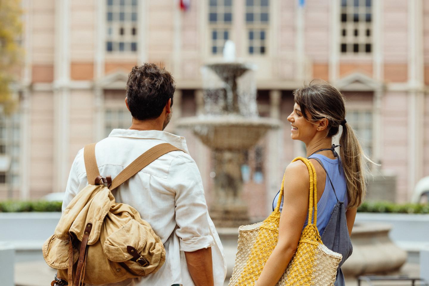 couple focused picture escuela metalica san jose